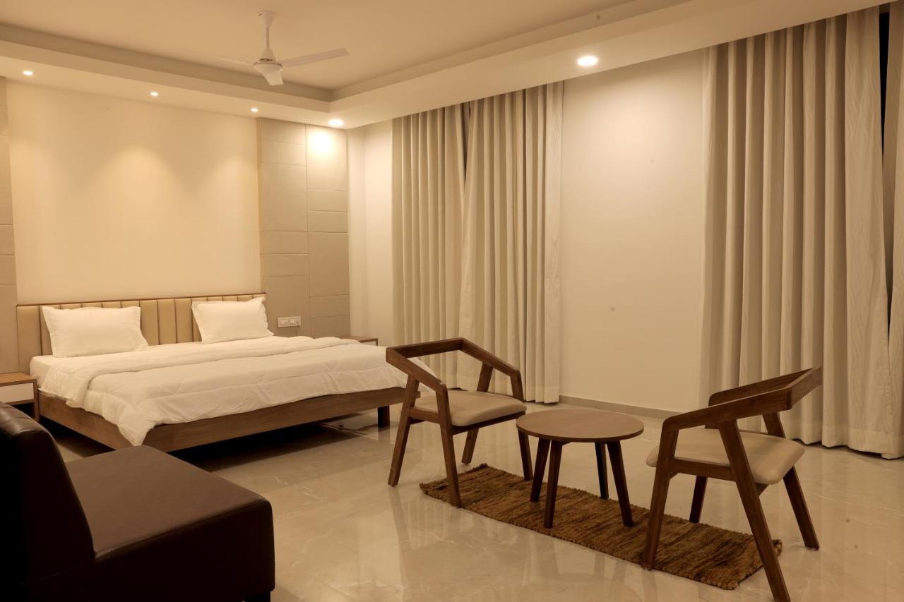 The Presidential Suites Bhuj Exterior photo