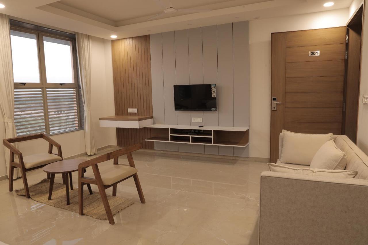 The Presidential Suites Bhuj Exterior photo