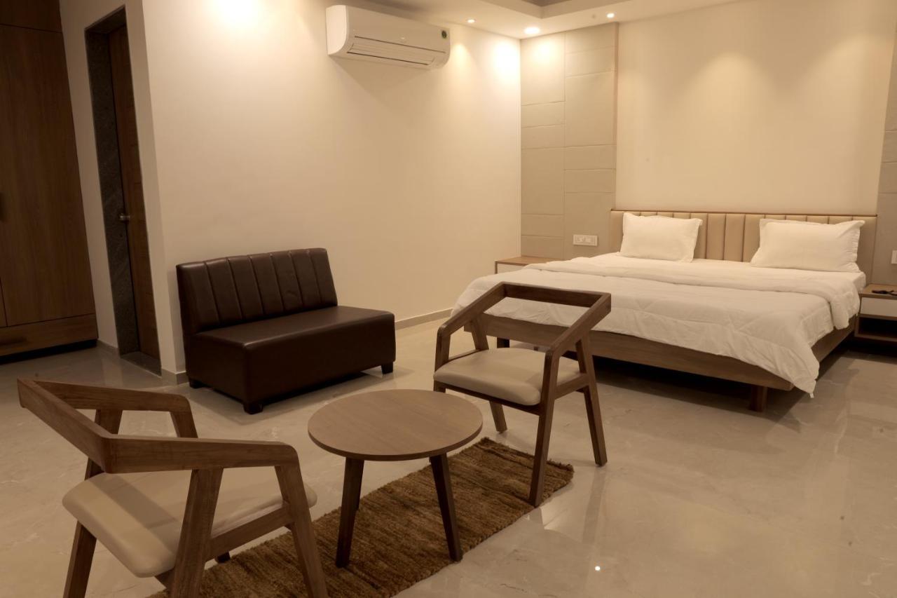 The Presidential Suites Bhuj Exterior photo