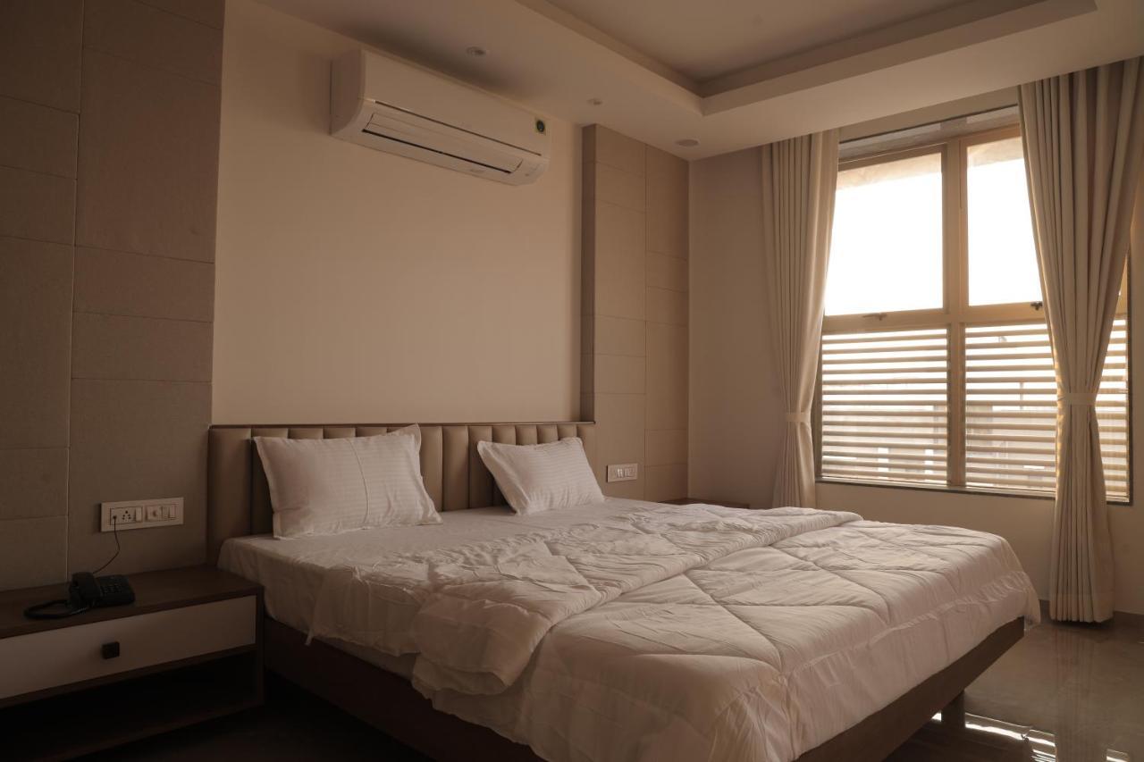 The Presidential Suites Bhuj Exterior photo