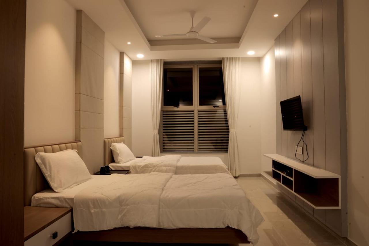 The Presidential Suites Bhuj Exterior photo