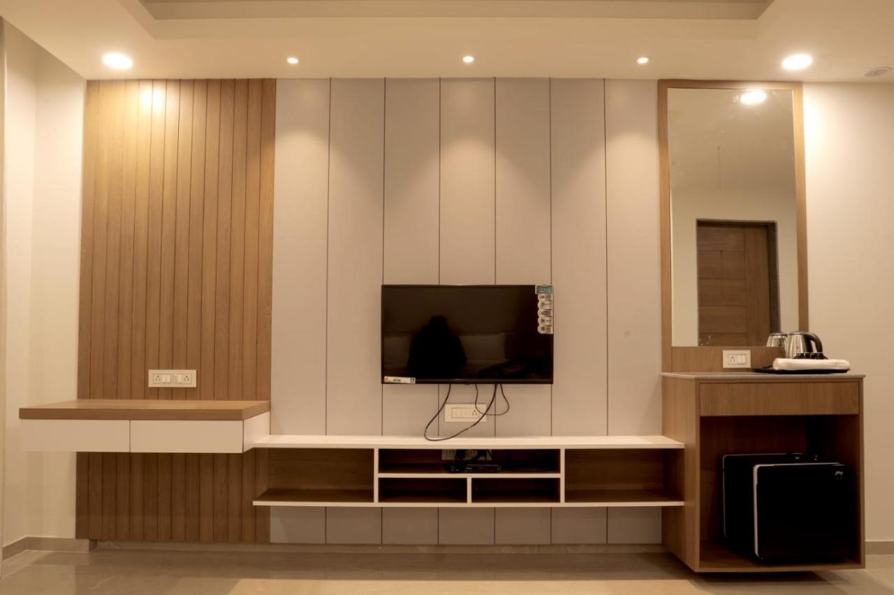 The Presidential Suites Bhuj Exterior photo